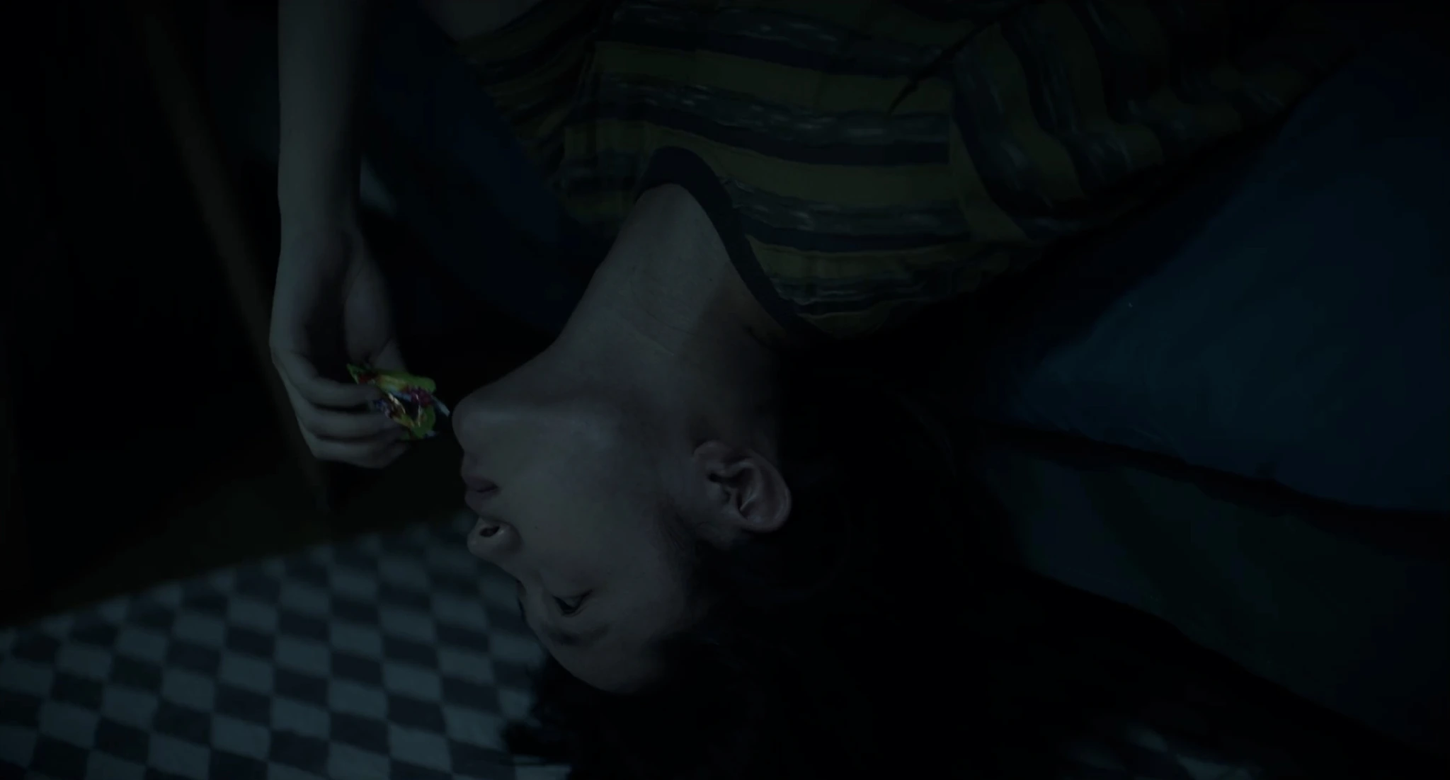 影子里的人 still 6